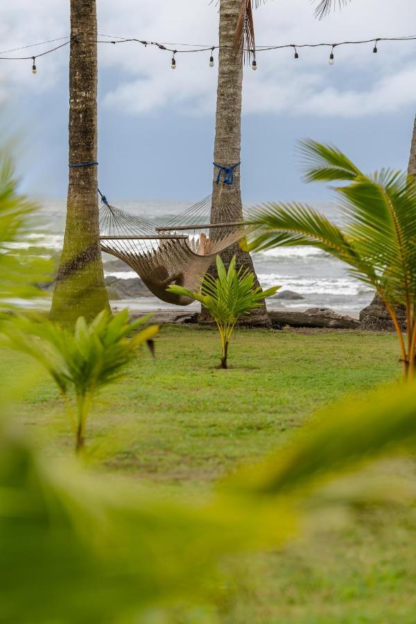 Salvatierra Beachfront Hotel Puerto Coyote Exterior photo